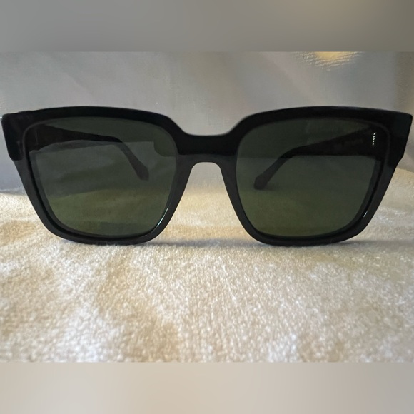Men’s Louis Vuitton Glide Sunglasses. - Picture 4 of 15